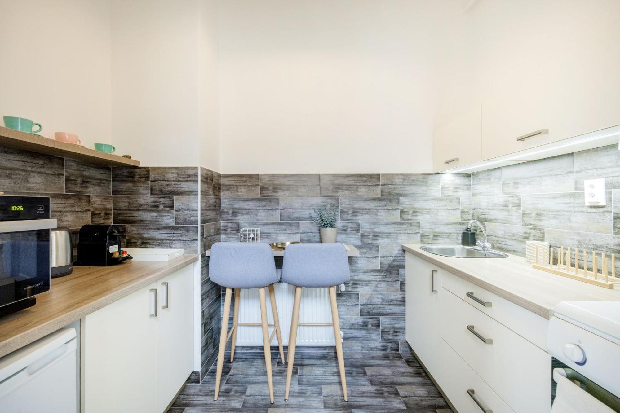 A Touch Of Provence And Pastels In The Centre Apartman