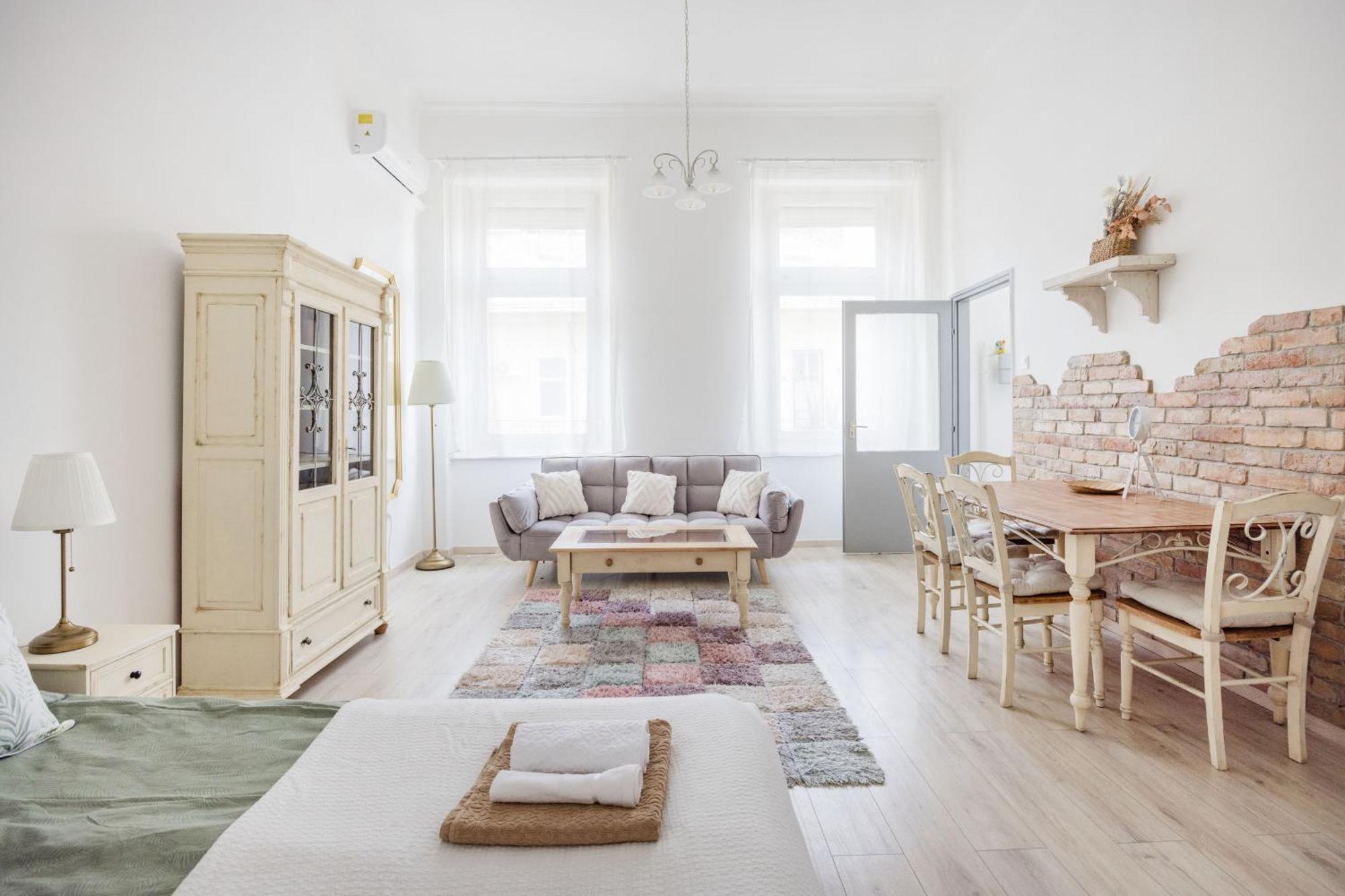 Apartment A Touch Of Provence And Pastels In The Centre *