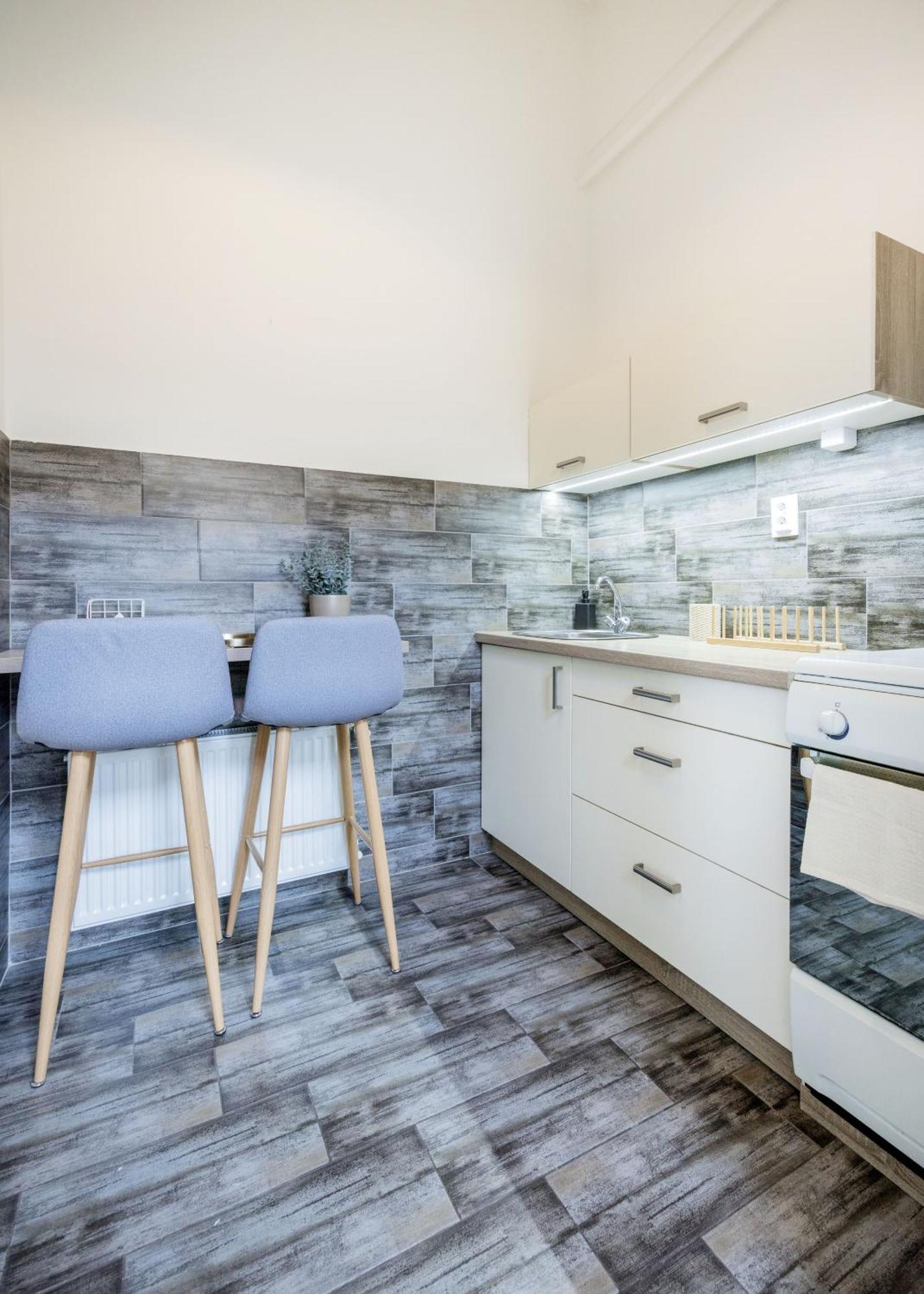 Apartman A Touch Of Provence And Pastels In The Centre Budapest