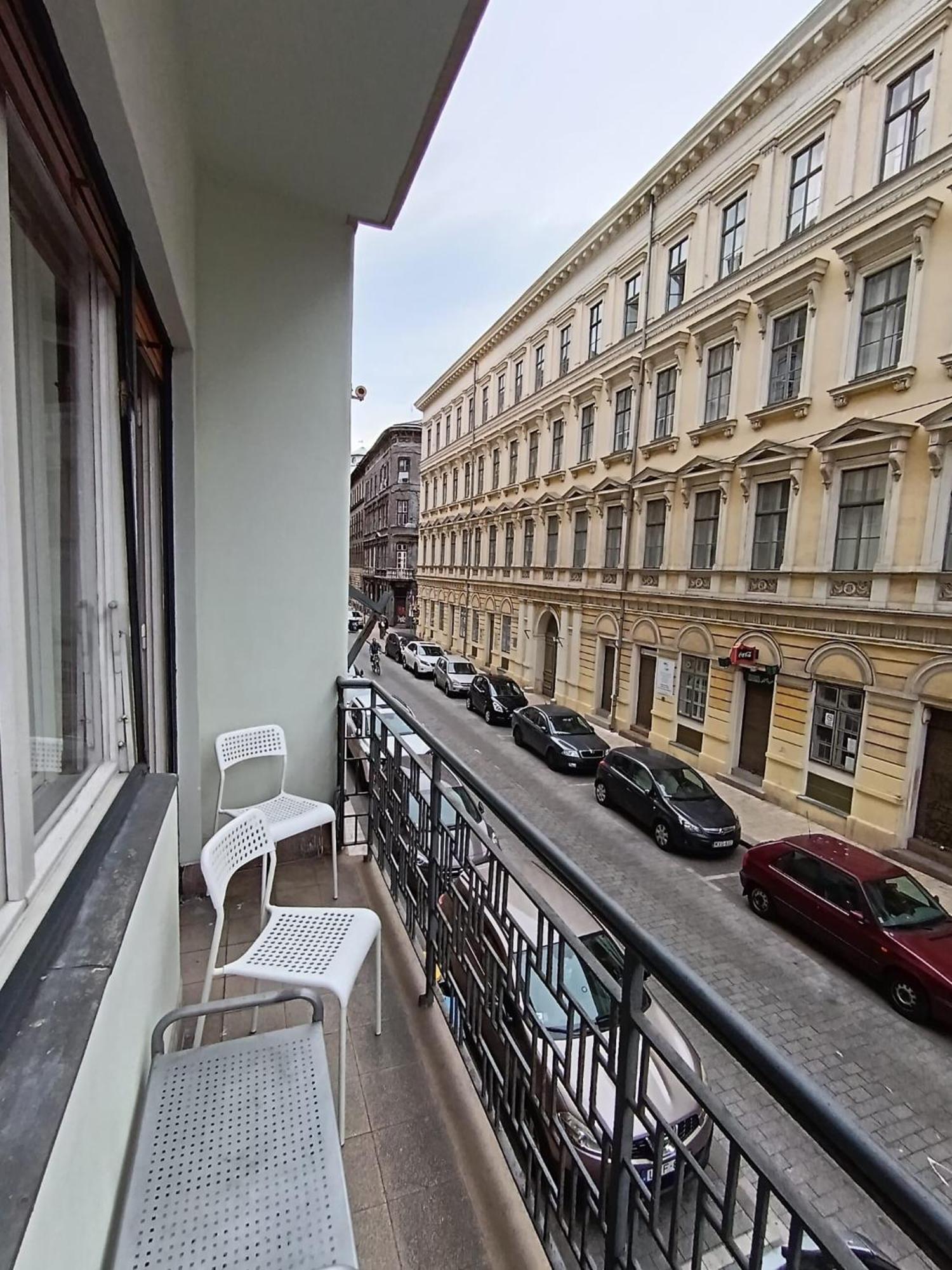 Lägenhet With Terrace In Heart Of The