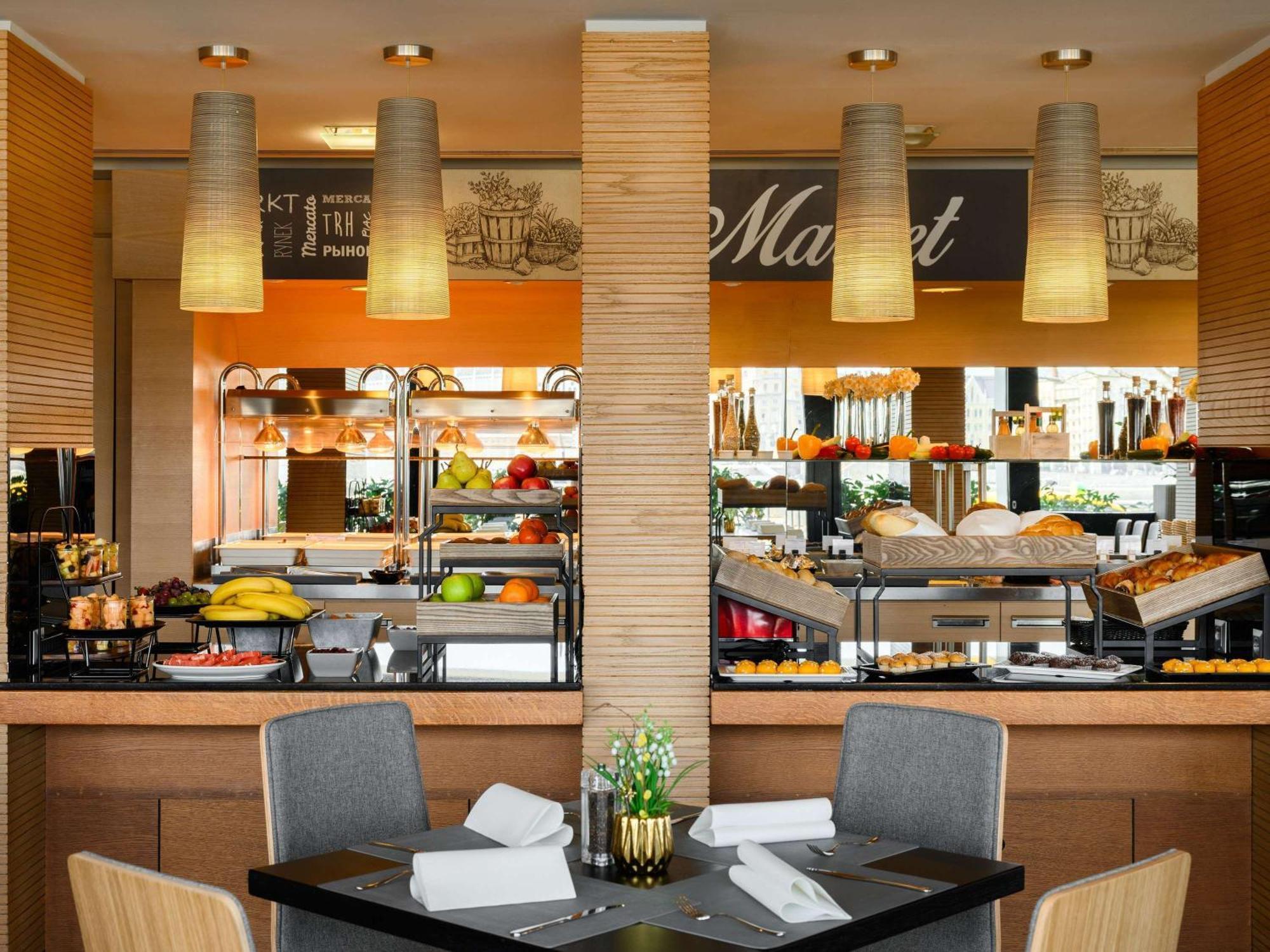 Hotel Novotel Danube 4*