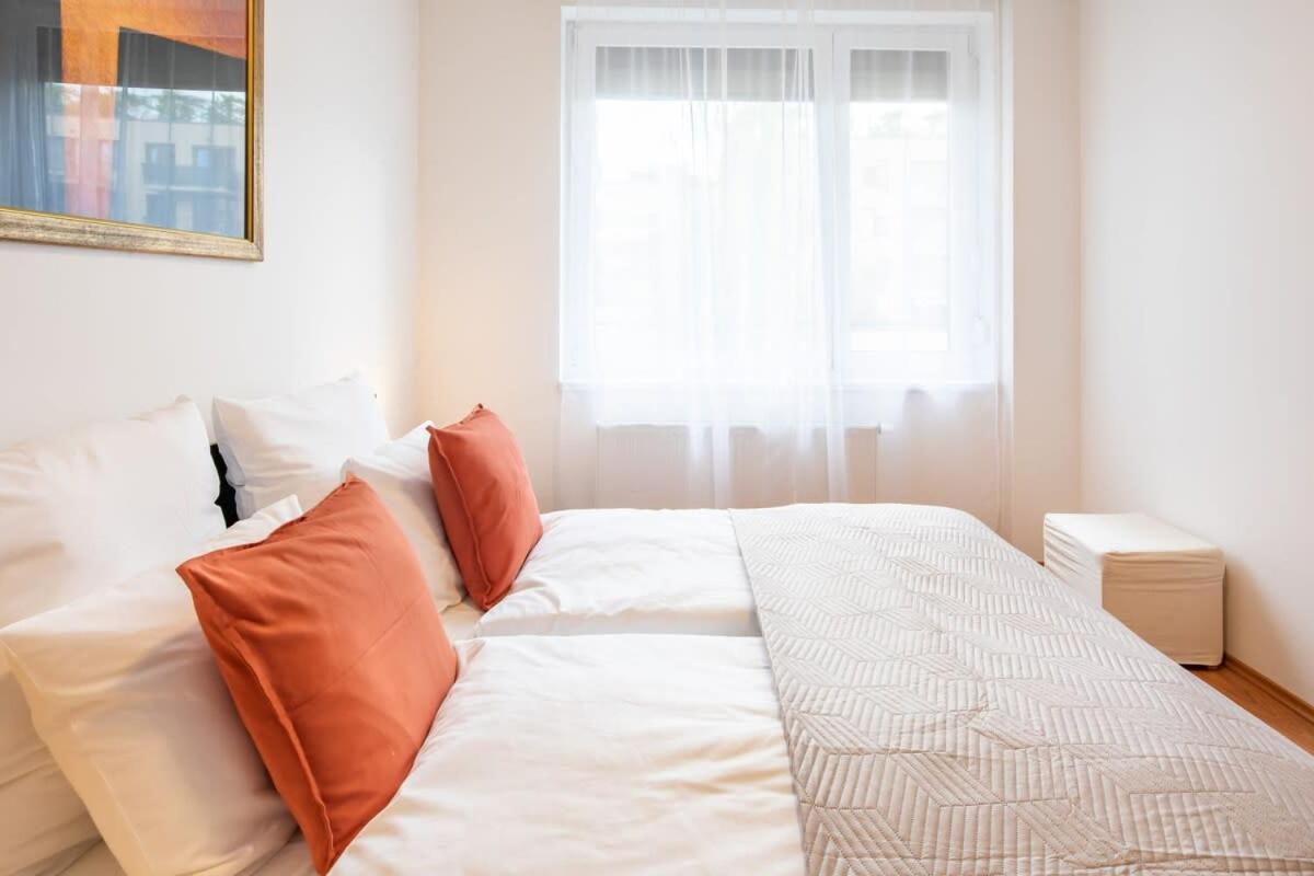 - Balcony - Modern Apartamento Budapest