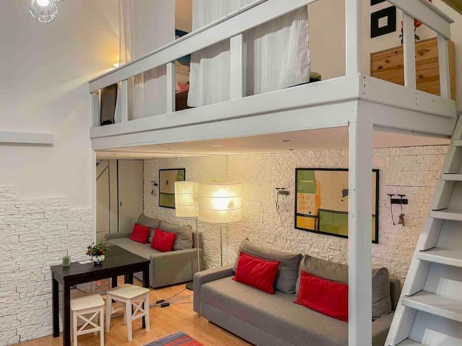 B15 Downtown Cosy *