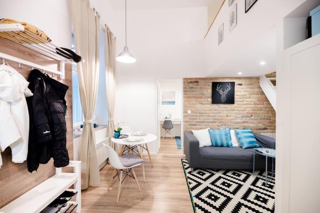 Apartment Silver Berry *