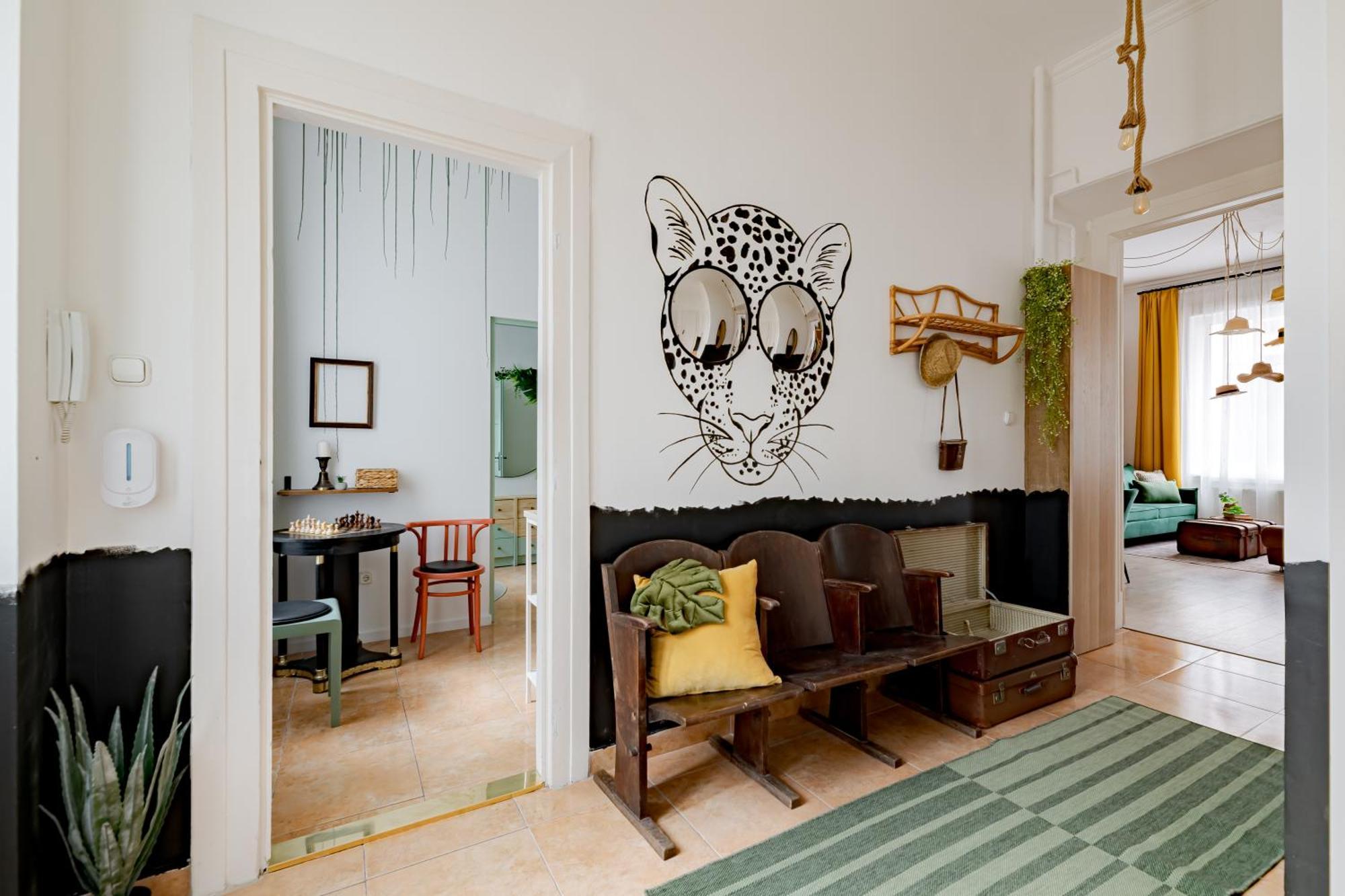 Jungle Aesthetics Downtown Aircon And Garage Parking Apartamento Budapest