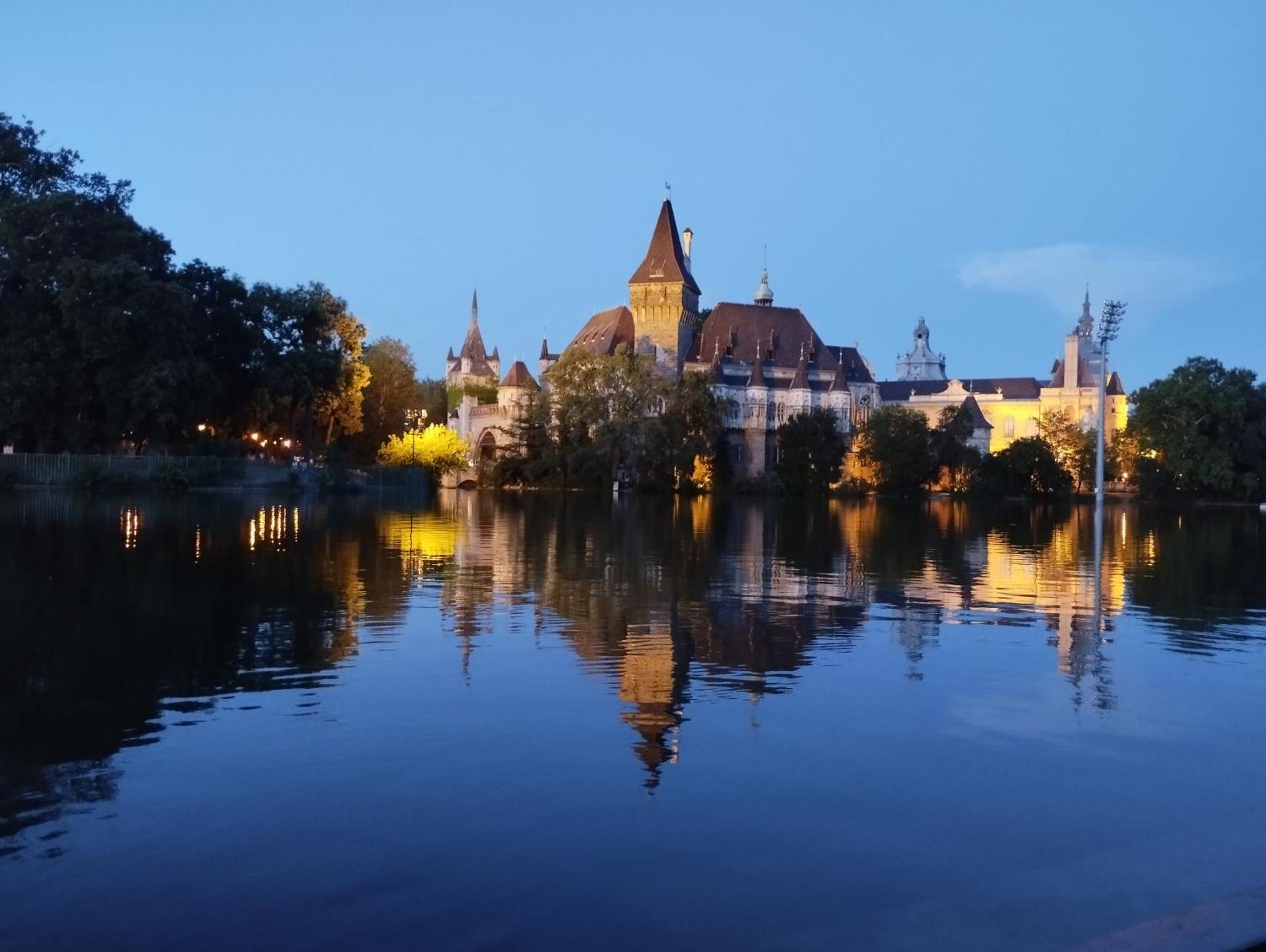 Free Parking, Balcony, Near To Park Budapest