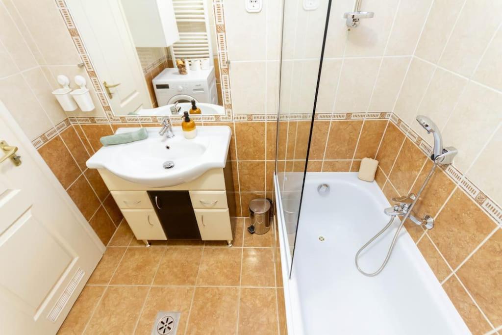 Apartamento Family Lux Lounge In Voeroesmarty Street By Nw *
