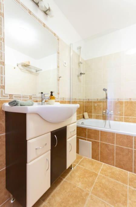 Apartamento Family Lux Lounge In Voeroesmarty Street By Nw