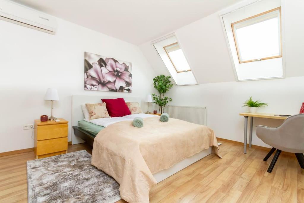 Family Lux Lounge In Voeroesmarty Street By Nw Apartamento Budapest