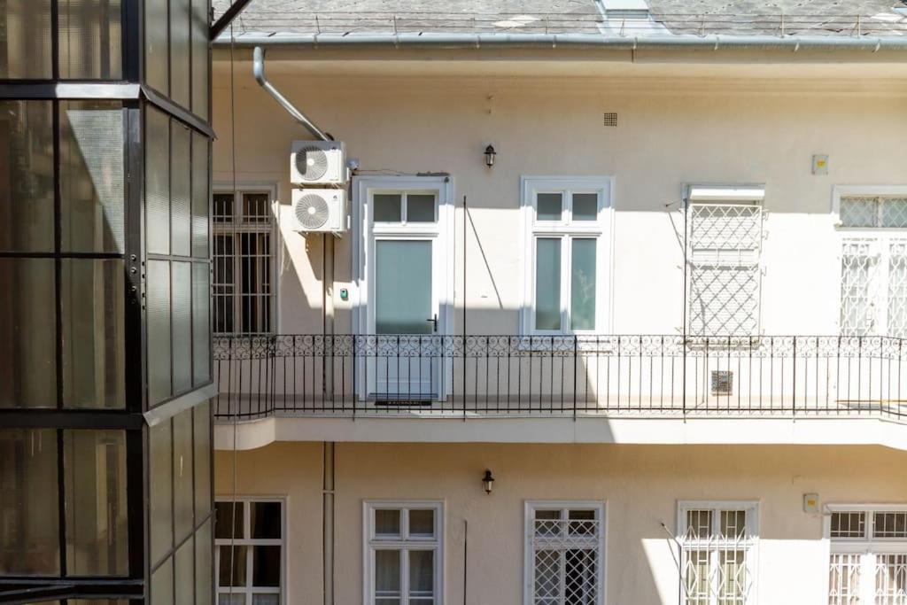 Apartment Harmonic In Bem Square Budapest