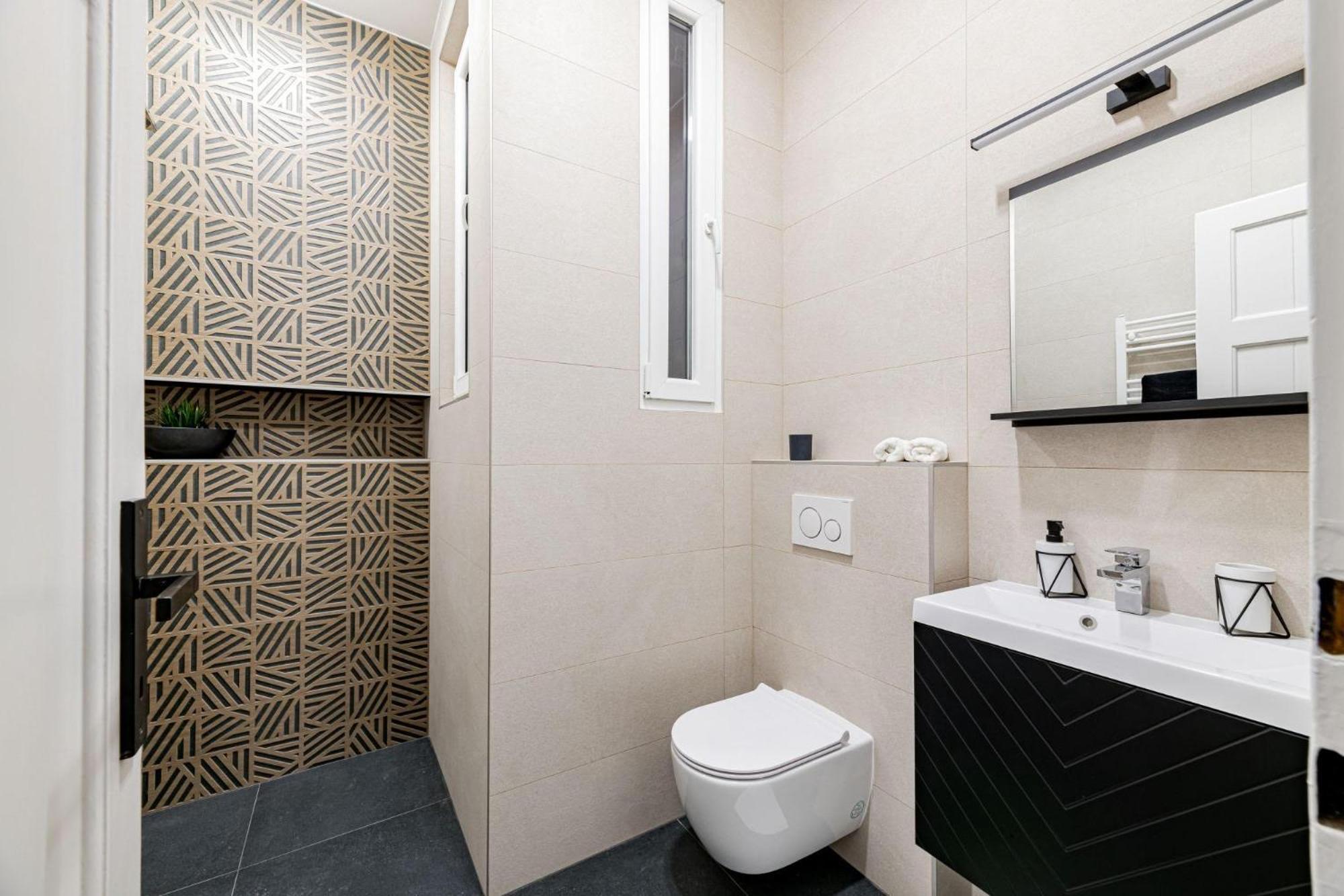Onyx Oasis - Luxury 3 Bdrm * Budapest