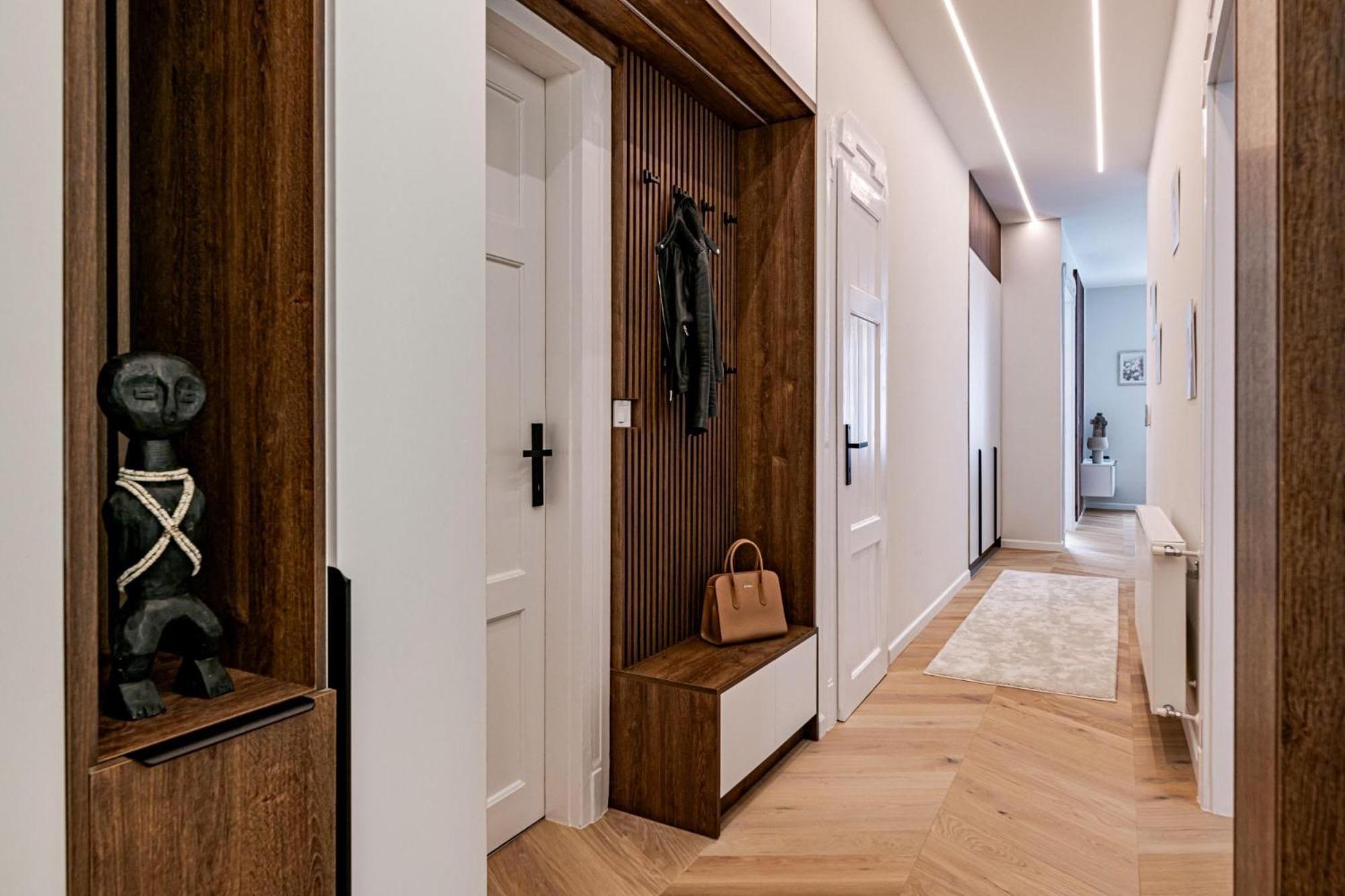 Onyx Oasis - Luxury 3 Bdrm Apartment