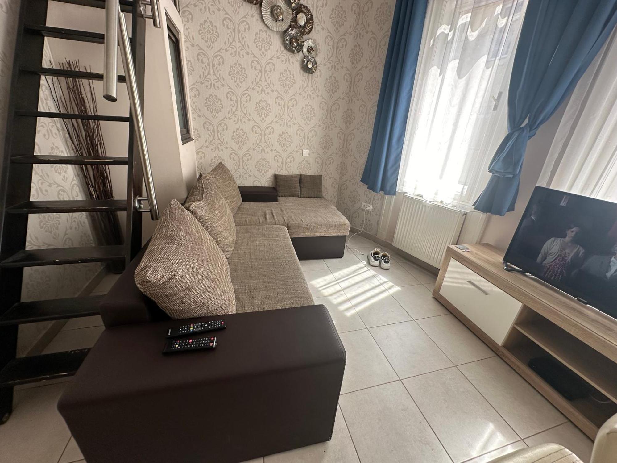 Bright Apartment In The Most Beautiful Street Of Budapest Vaci Street, Fashion Street Budapest