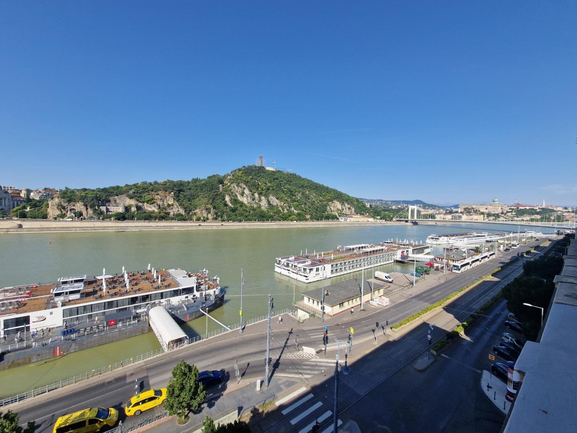 Danube Wonder View * Budapest