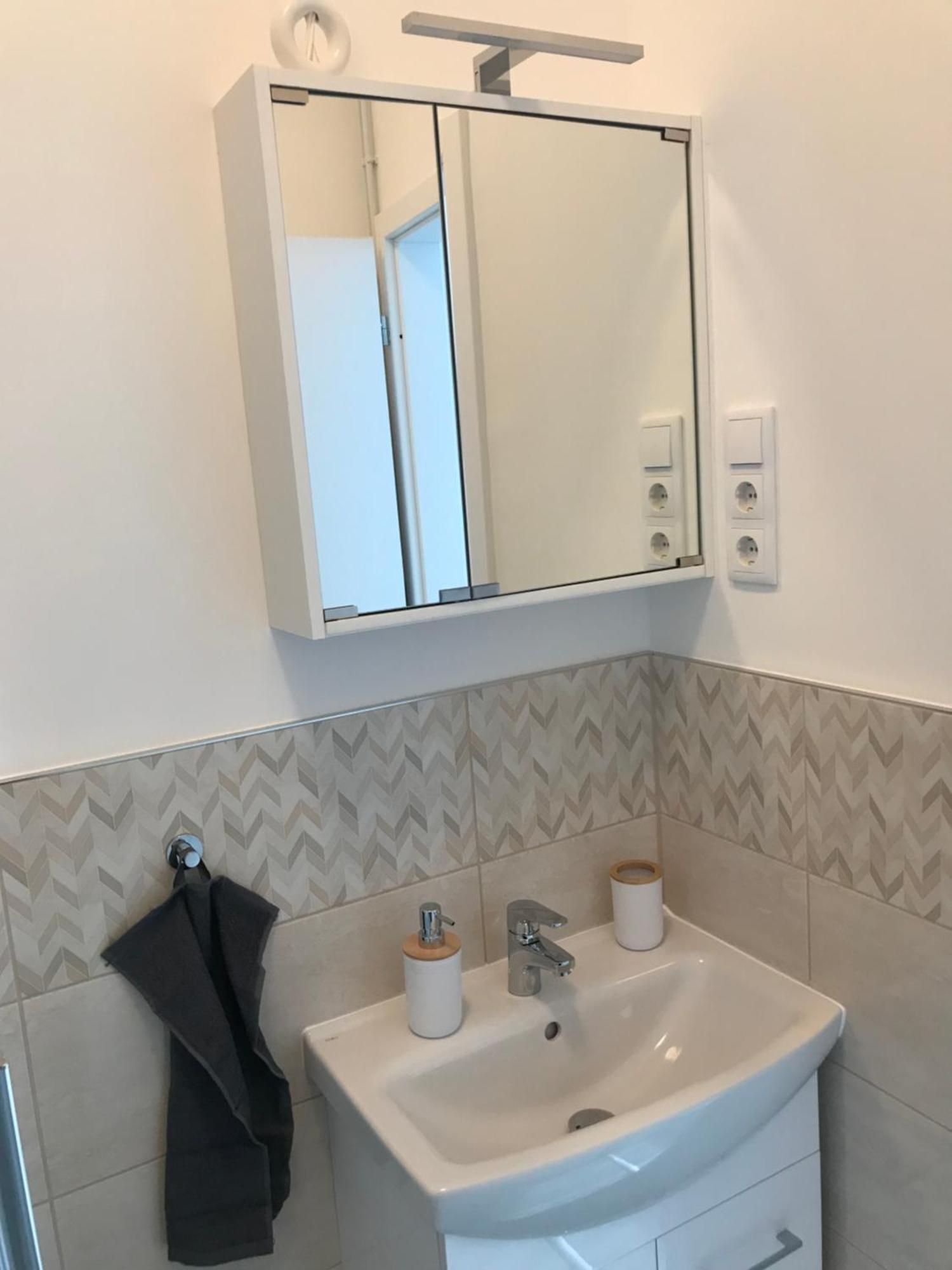 Beautiful Newly Refurbished Studio,fully Equipped Walking Distance To The Park Where Will Find The World Famous Szechenyi Thermal Bath Spa, Museums , And The Capital Circus , Ac, Smart Tv, High Speed Internet Budapest