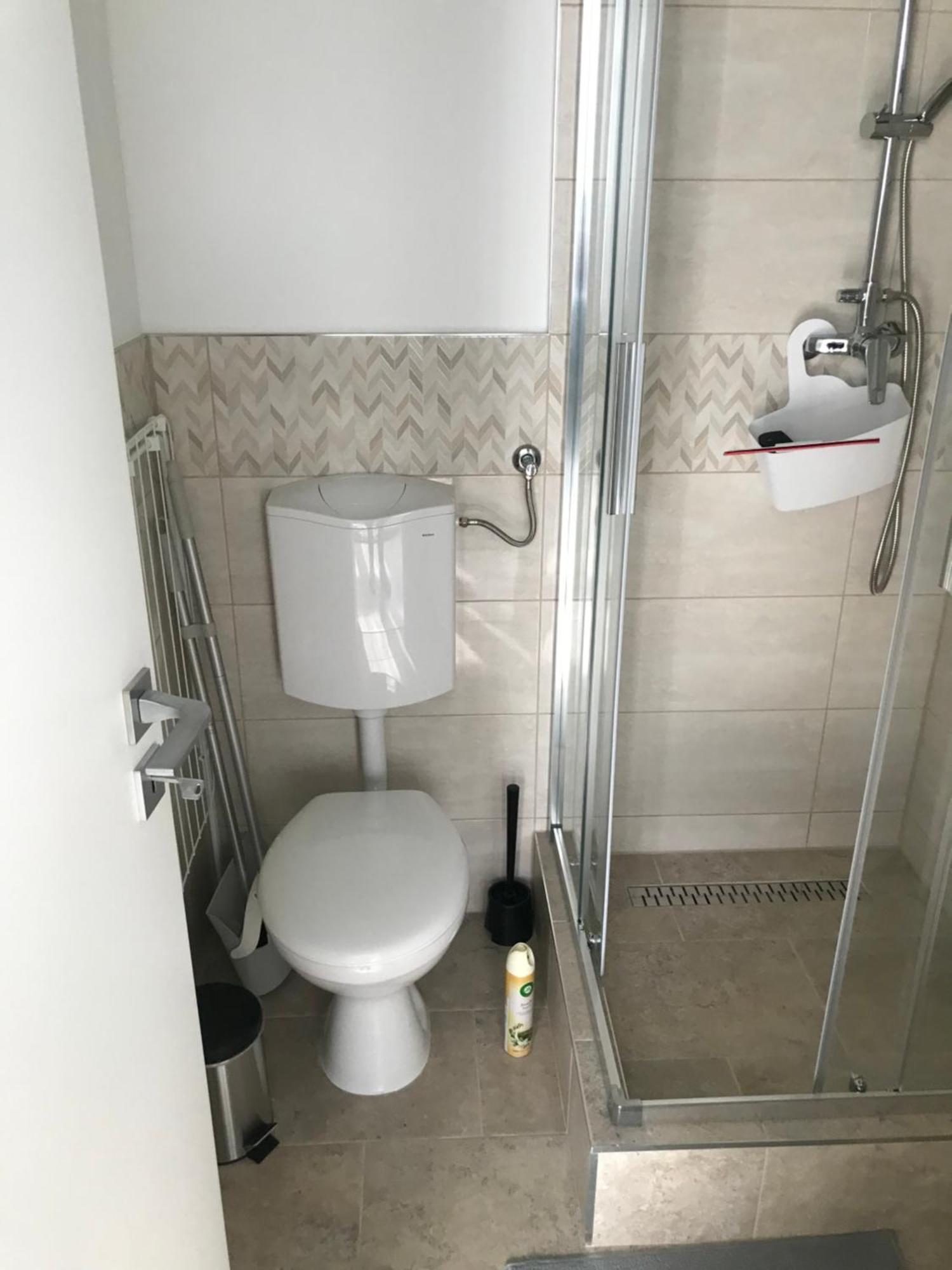 Beautiful Newly Refurbished Studio,fully Equipped Walking Distance To The Park Where Will Find The World Famous Szechenyi Thermal Bath Spa, Museums , And The Capital Circus , Ac, Smart Tv, High Speed Internet