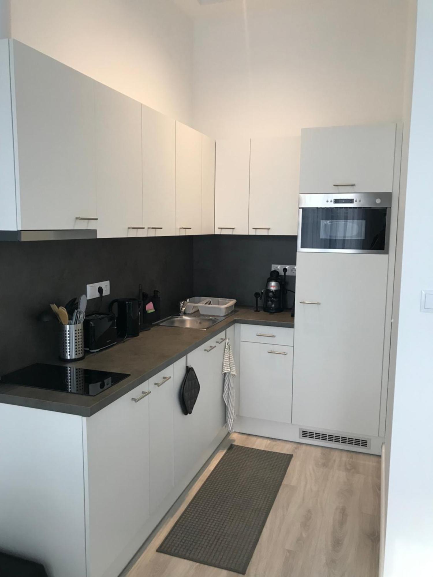 Beautiful Newly Refurbished Studio,fully Equipped Walking Distance To The Park Where Will Find The World Famous Szechenyi Thermal Bath Spa, Museums , And The Capital Circus , Ac, Smart Tv, High Speed Internet *