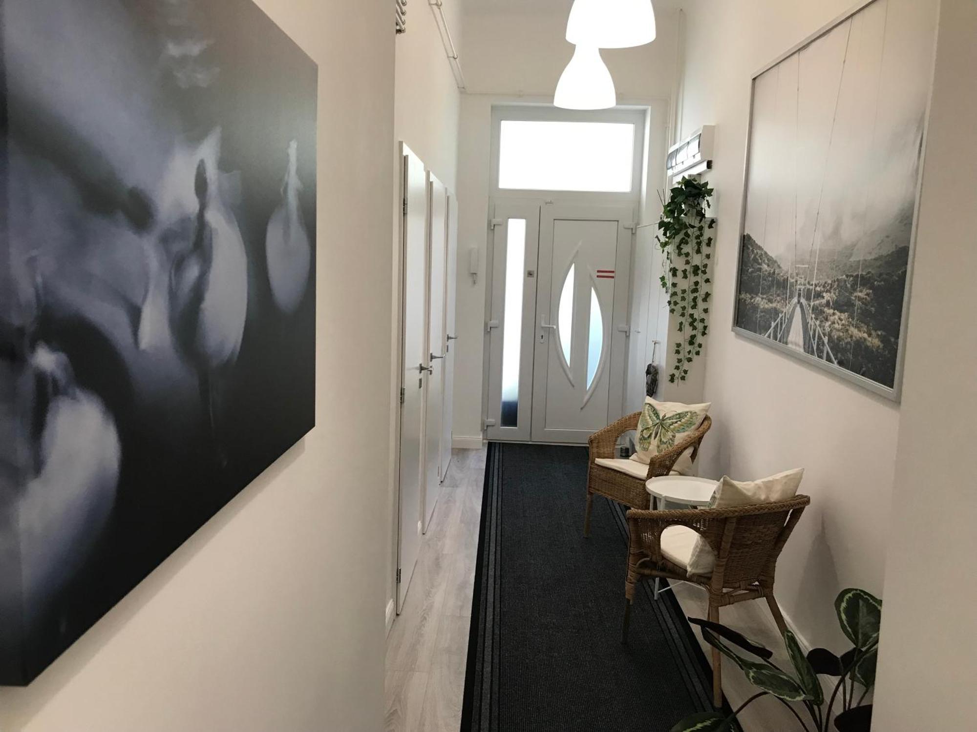 Beautiful Newly Refurbished Studio,fully Equipped Walking Distance To The Park Where Will Find The World Famous Szechenyi Thermal Bath Spa, Museums , And The Capital Circus , Ac, Smart Tv, High Speed Internet Apartment Budapest