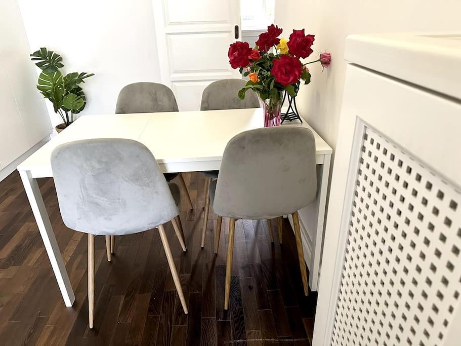 Luxury Flat In Downtown With Free Parking