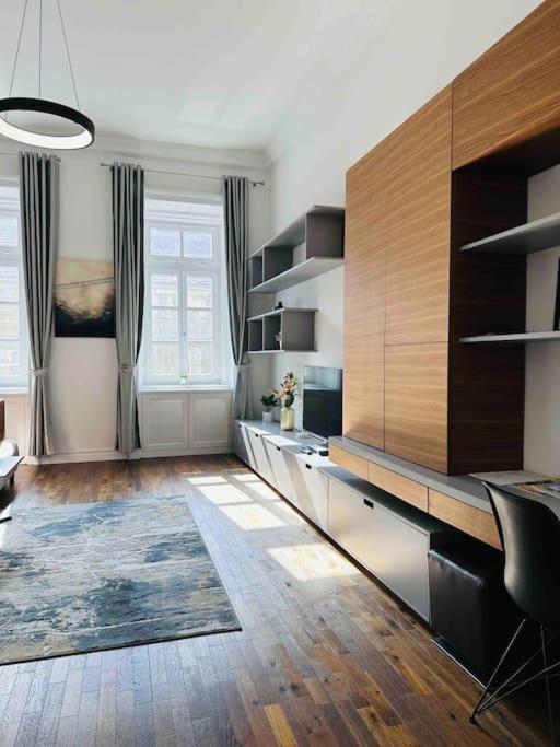 Luxury Flat In Downtown With Free Parking Lejlighed
