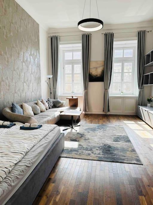 Luxury Flat In Downtown With Free Parking Lejlighed *