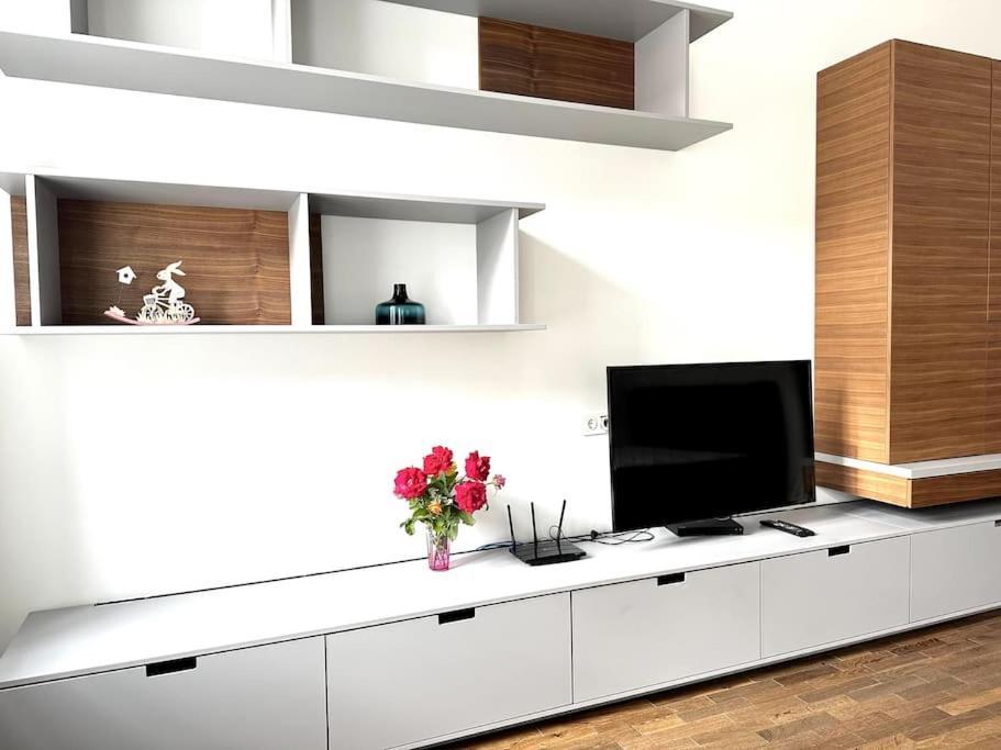 Lejlighed Luxury Flat In Downtown With Free Parking