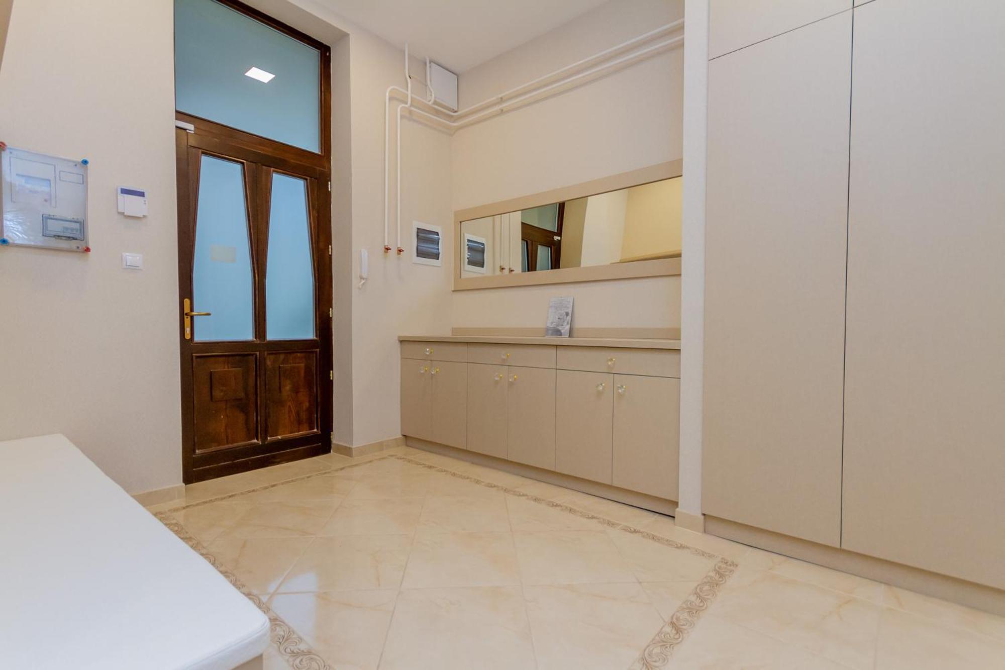 Luxury With Balcony And Sauna Apartament *