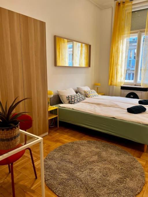 Double Treat By Nw Budapest