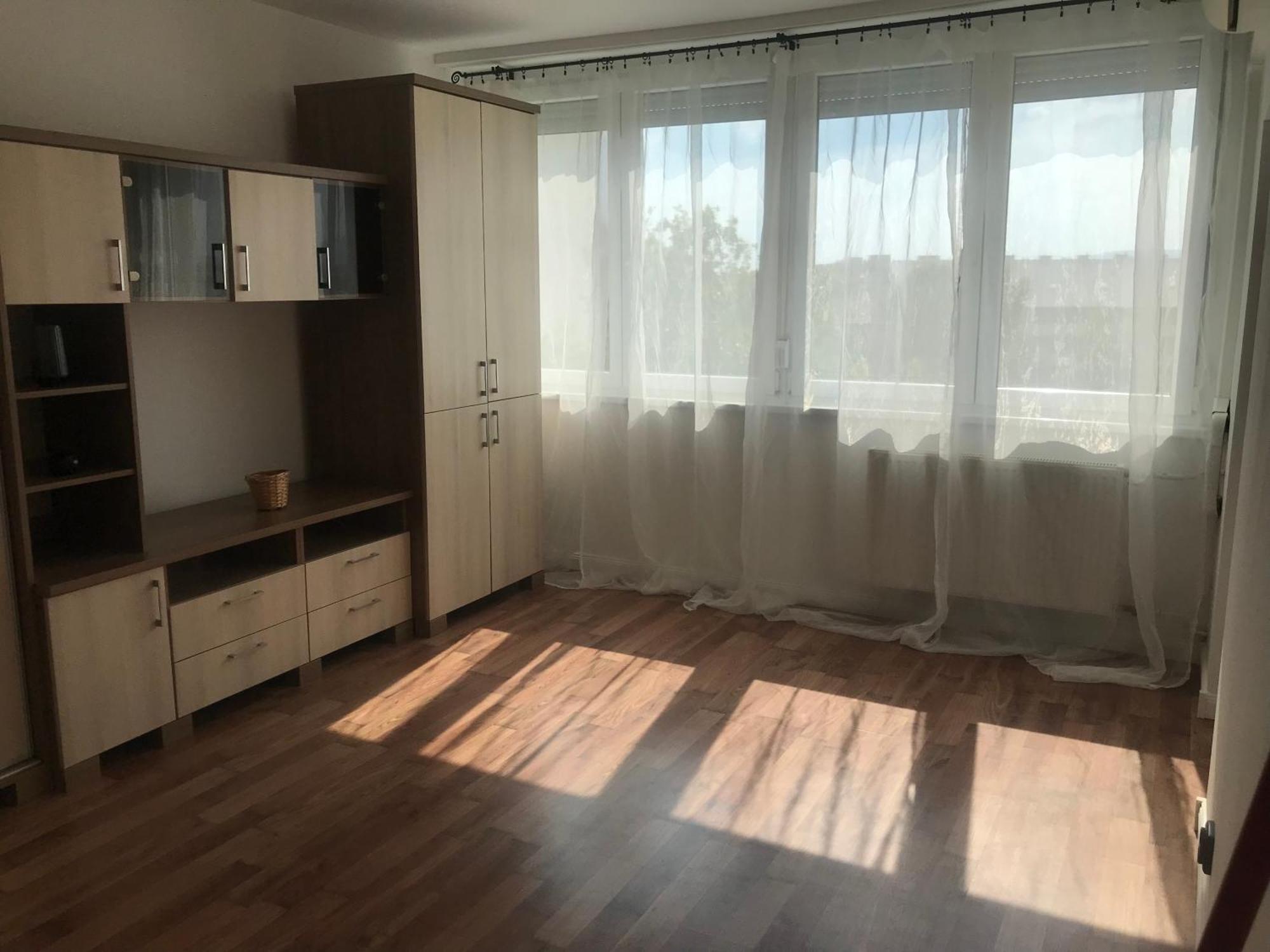 Pillango Parki Kis Lakas 15 Percre A Belvarostol Apartamento Budapest