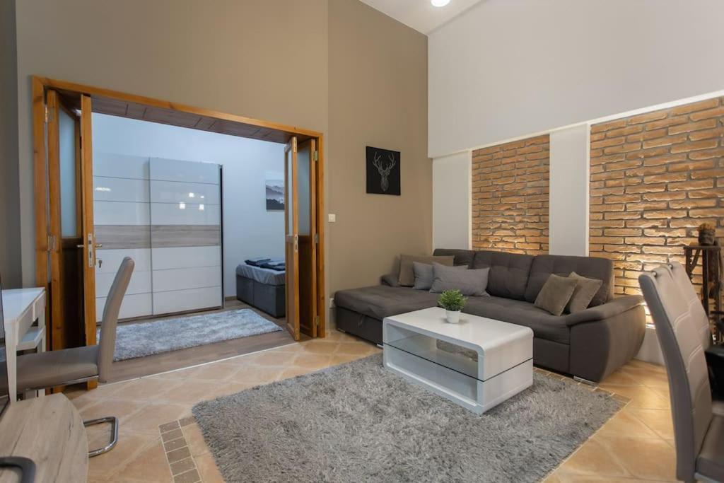Quiet And Stylish City Park Flat Apartment *