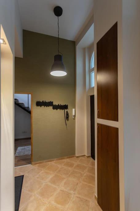 Quiet And Stylish City Park Flat Budapest