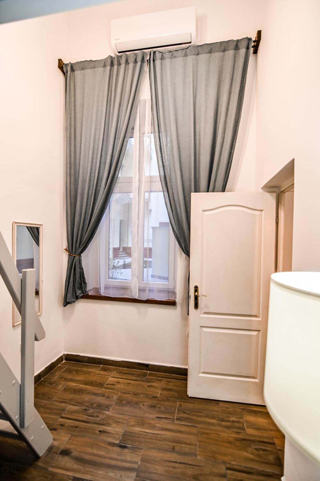 Acacia Downtown Apartment