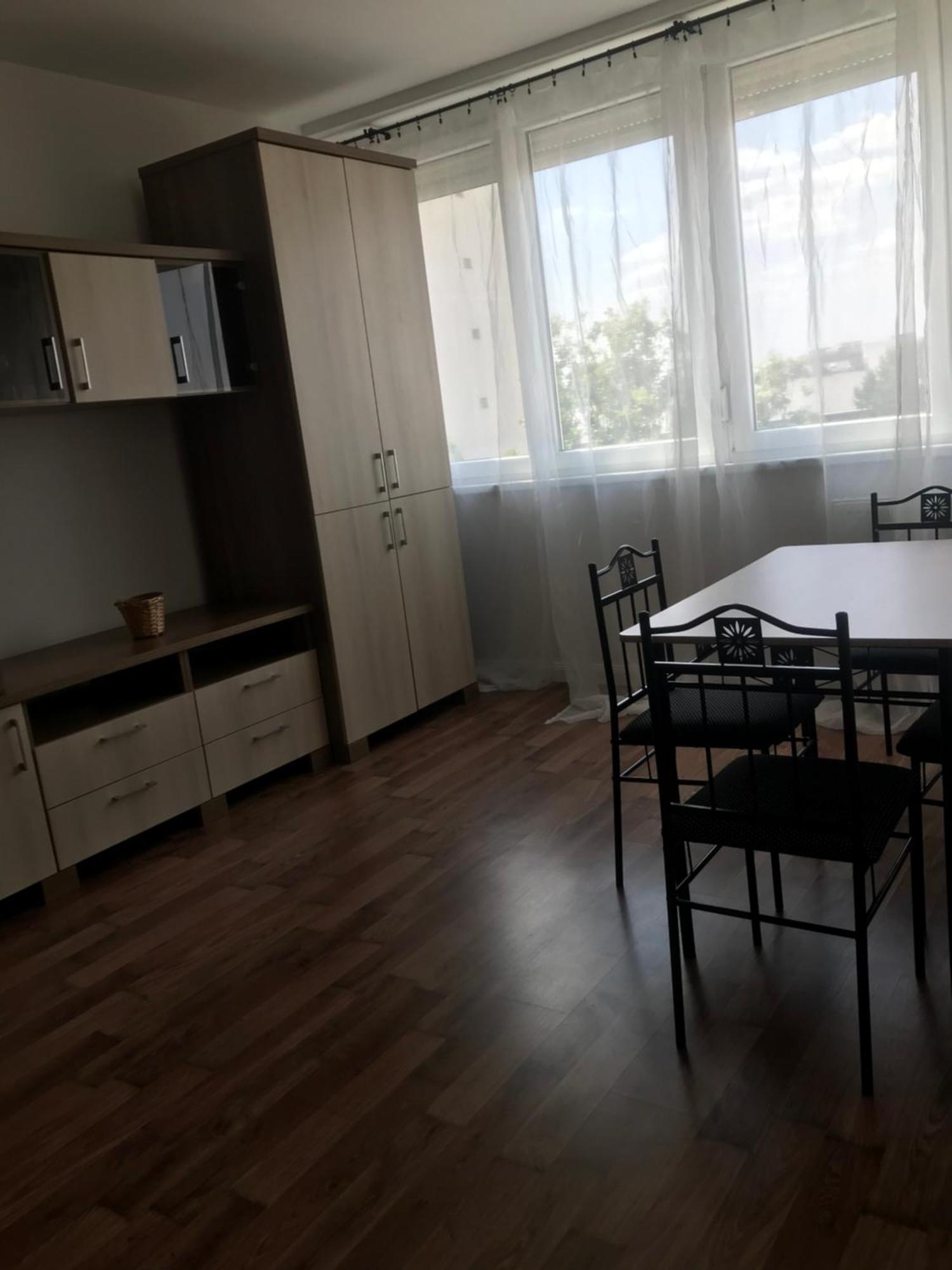 Pillango Parki Kis Lakas 15 Percre A Belvarostol Apartamento Budapest