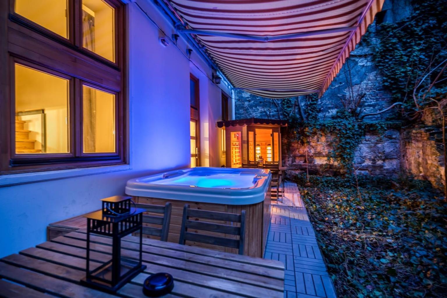 Wellness Wonderland Garden, Sauna, Jacuzzi In Cbd * Budapest