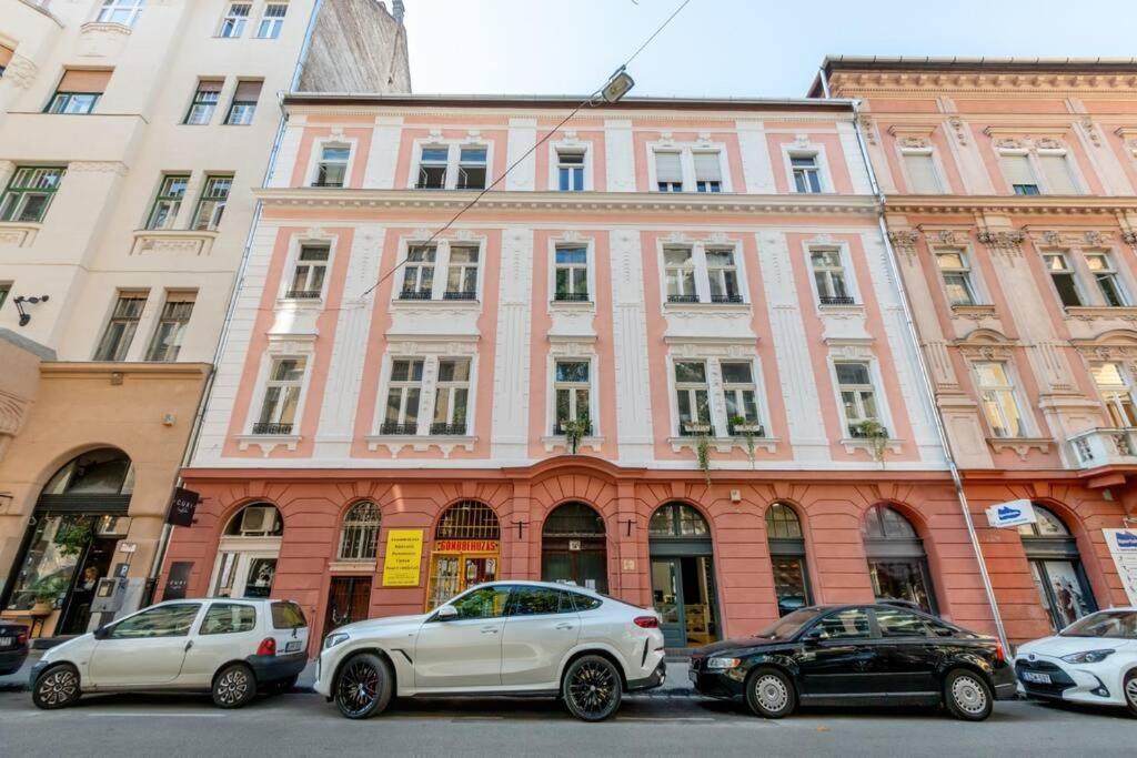 Modern Luxe Retreat Budapest