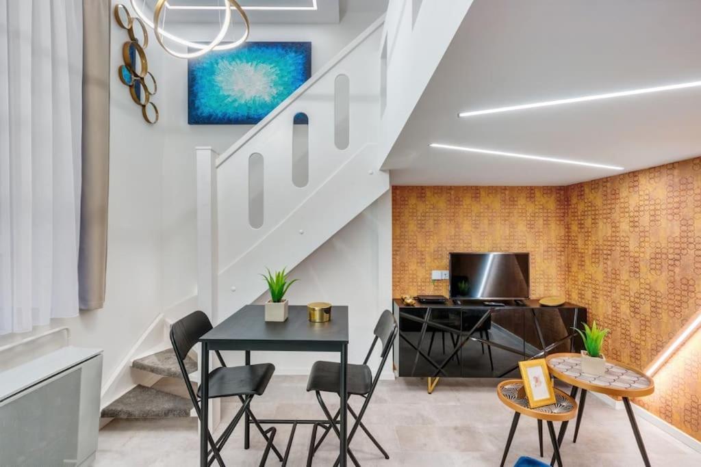 Modern Luxe Retreat Apartment