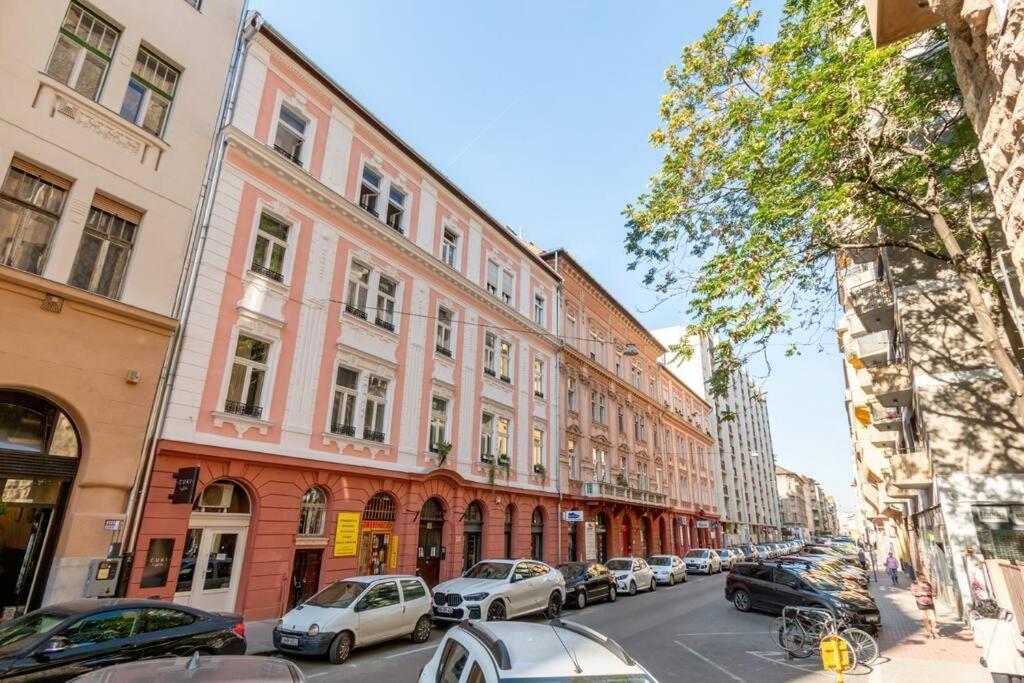 Modern Luxe Retreat Apartment Budapest