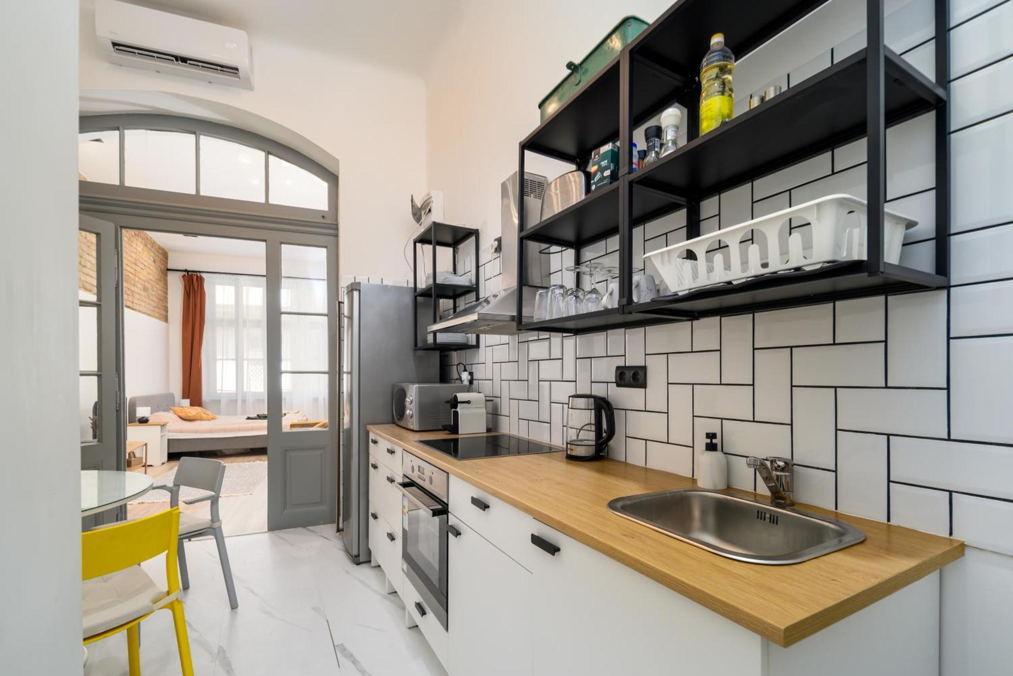 Downtown 2 Minutes From Opera House Apartment *