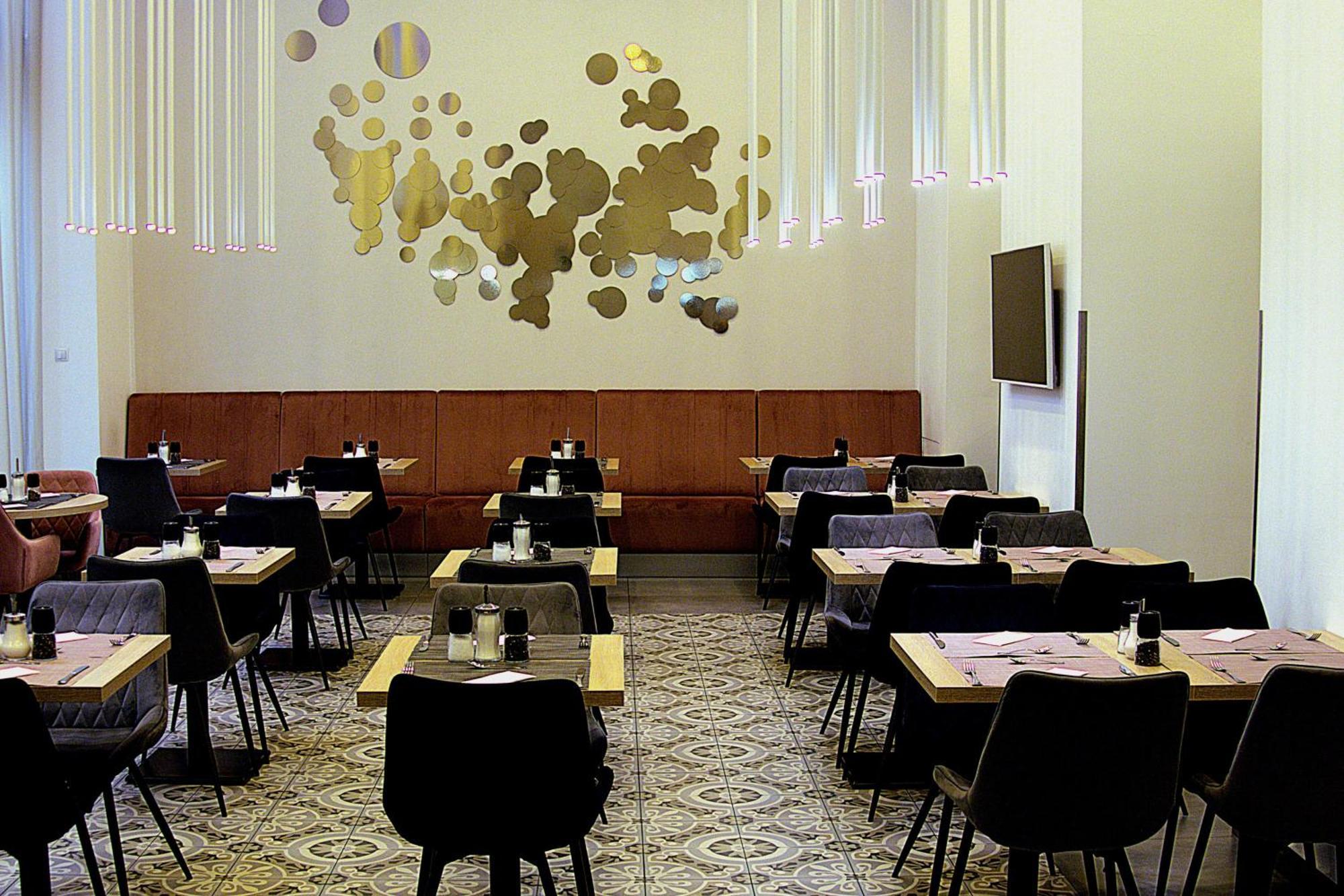 12 Revay Hotel 3*