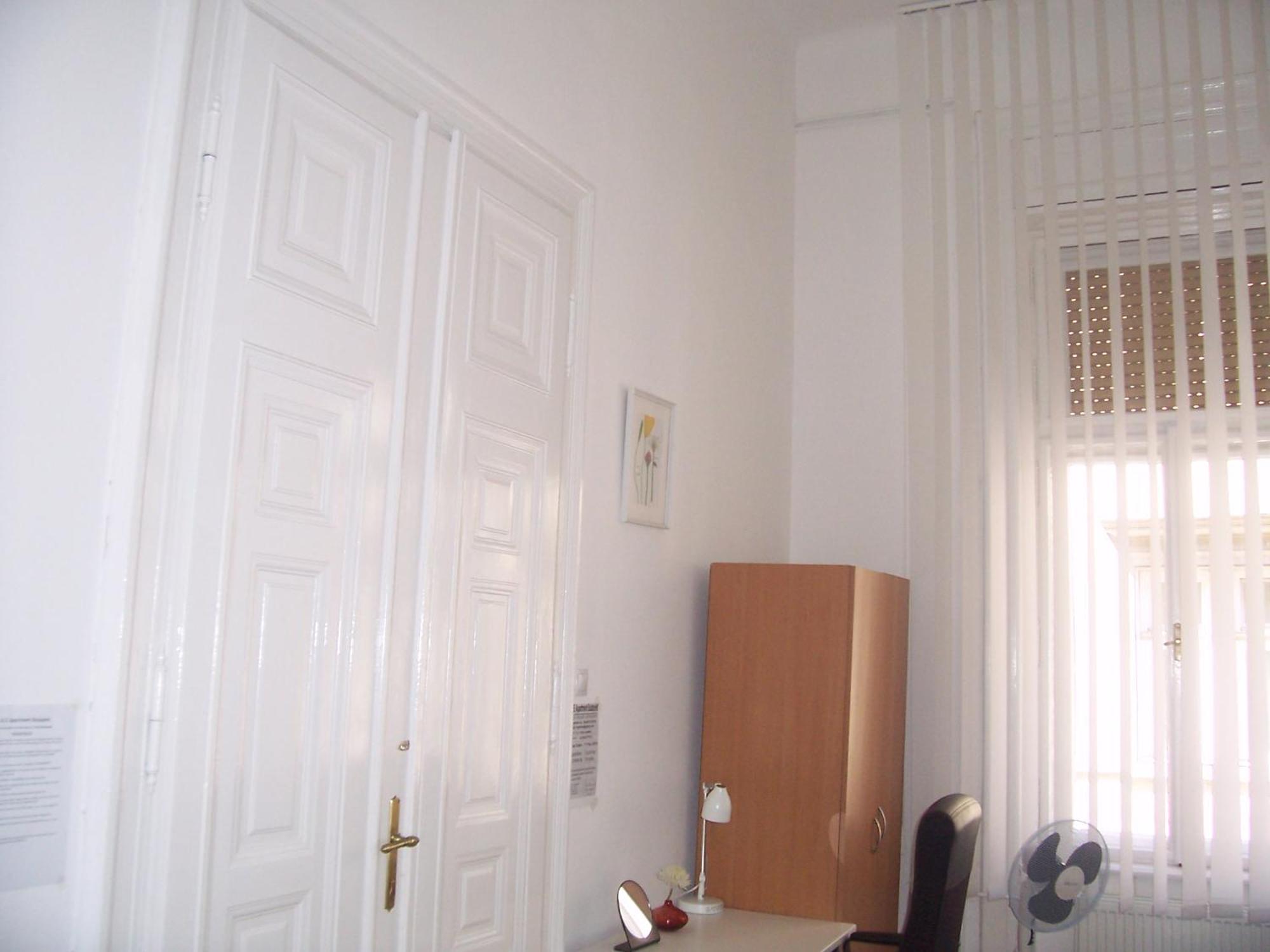 Universal Hostel