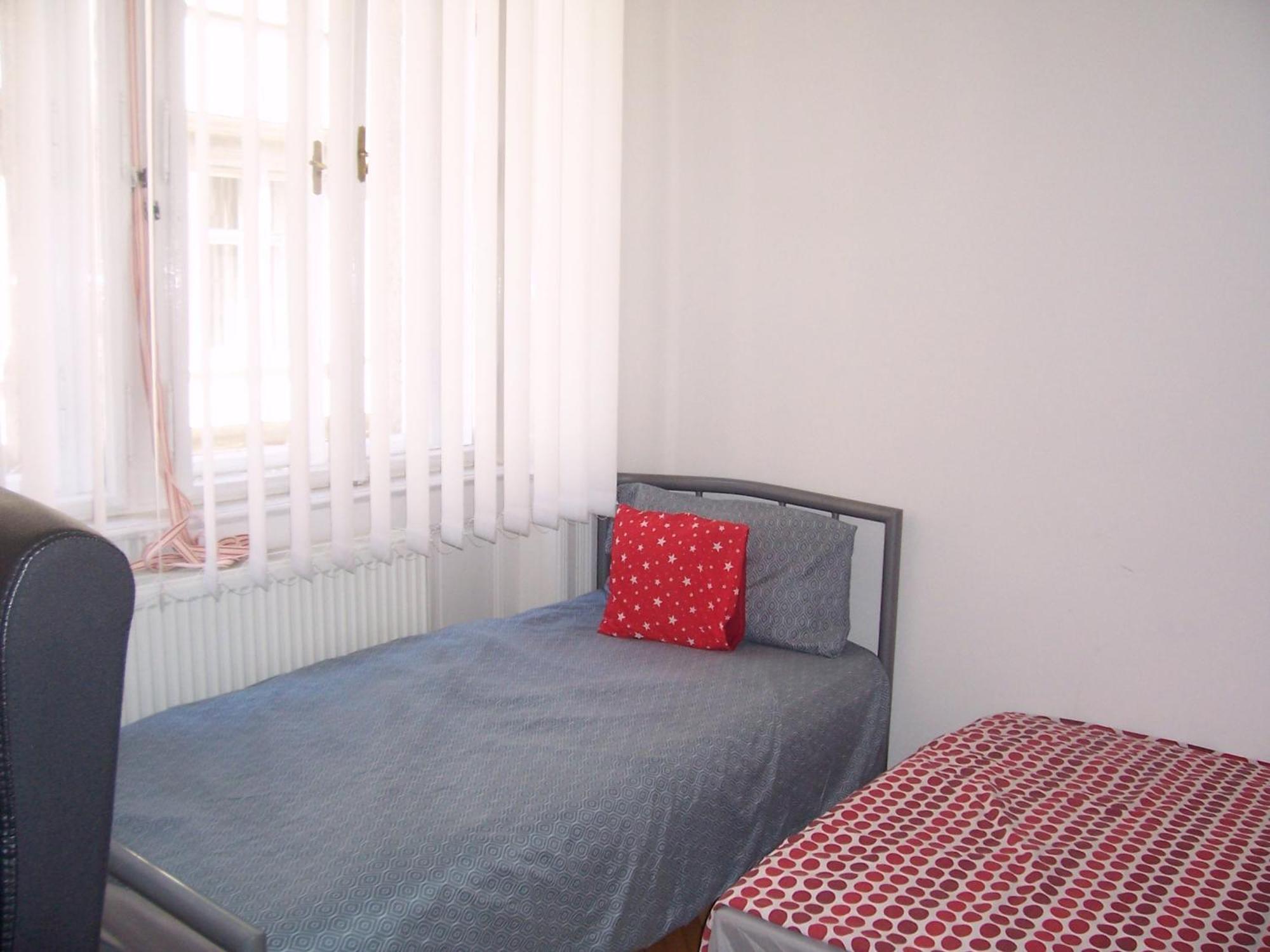 Universal Hostel