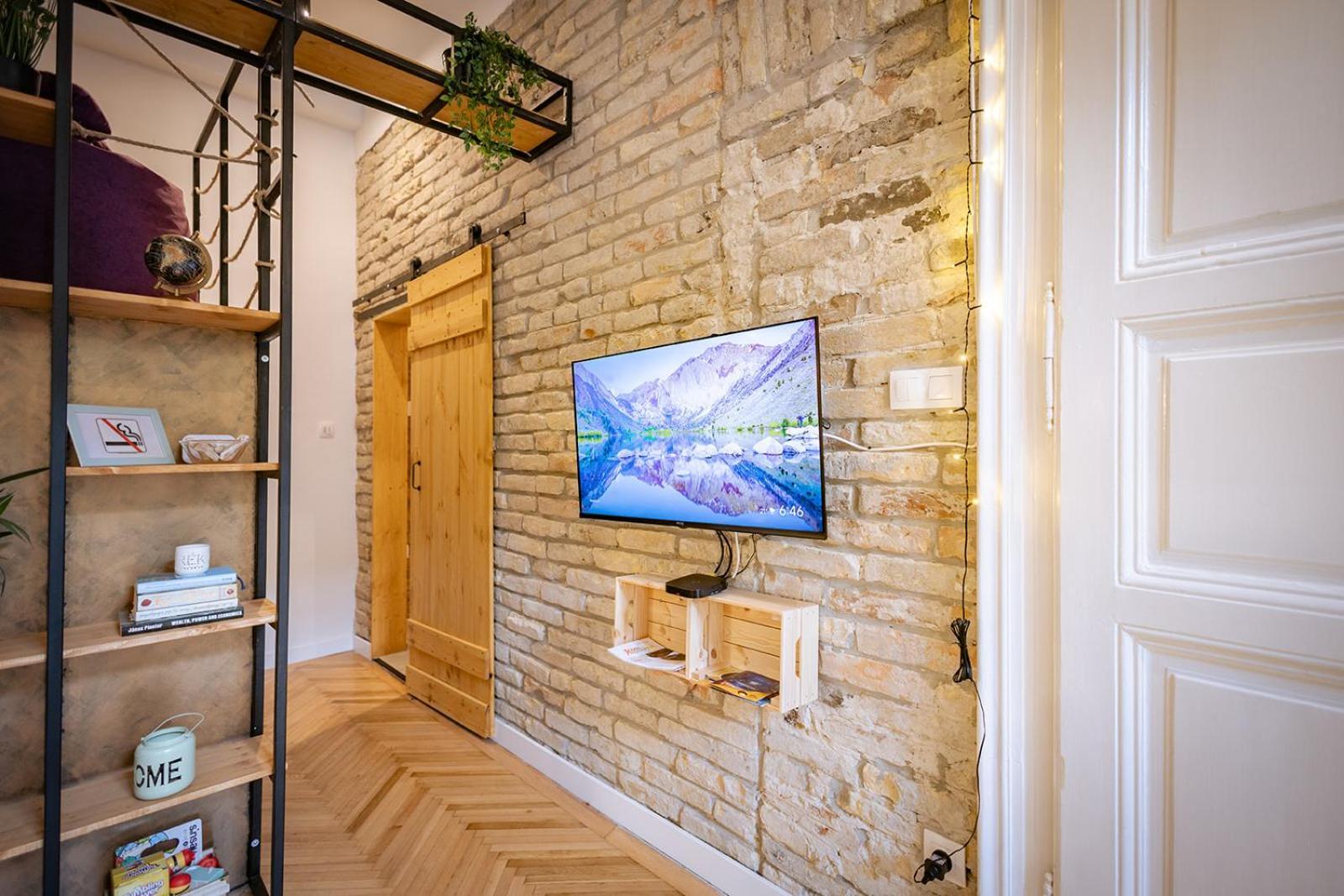 Rumbastic New - Location With Ac * Budapest