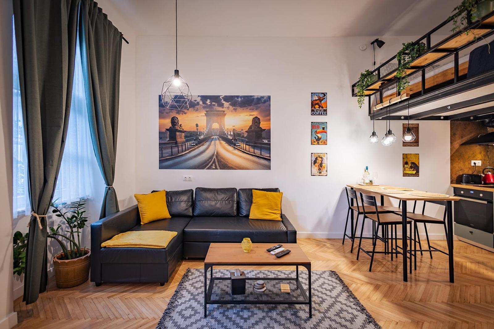 Rumbastic New - Location With Ac * Budapest