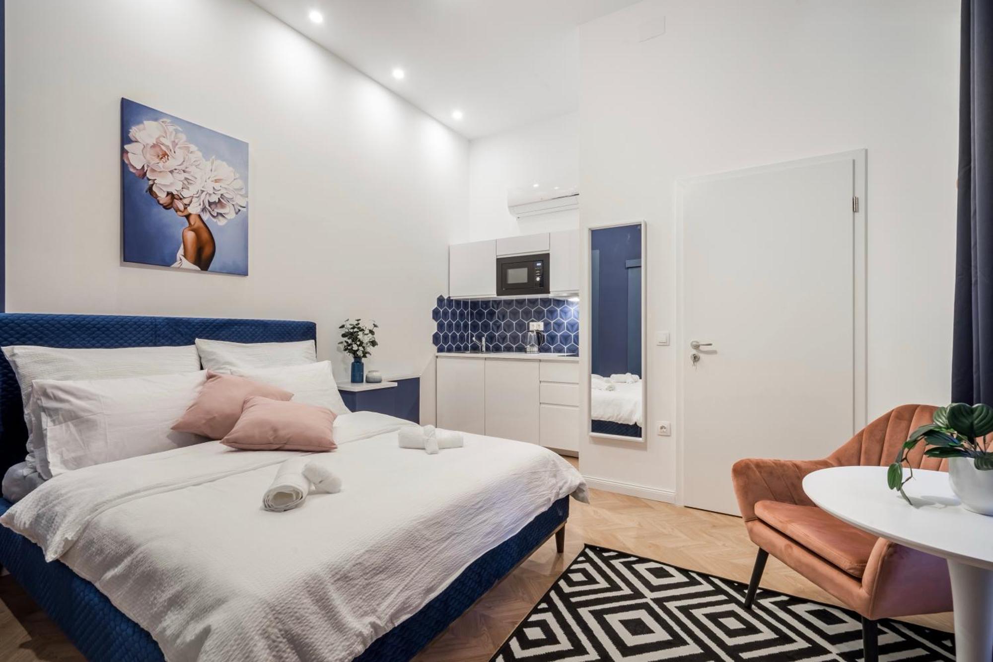 D58 - Grand Boulevard Royal - Location By Bqa Apartamento