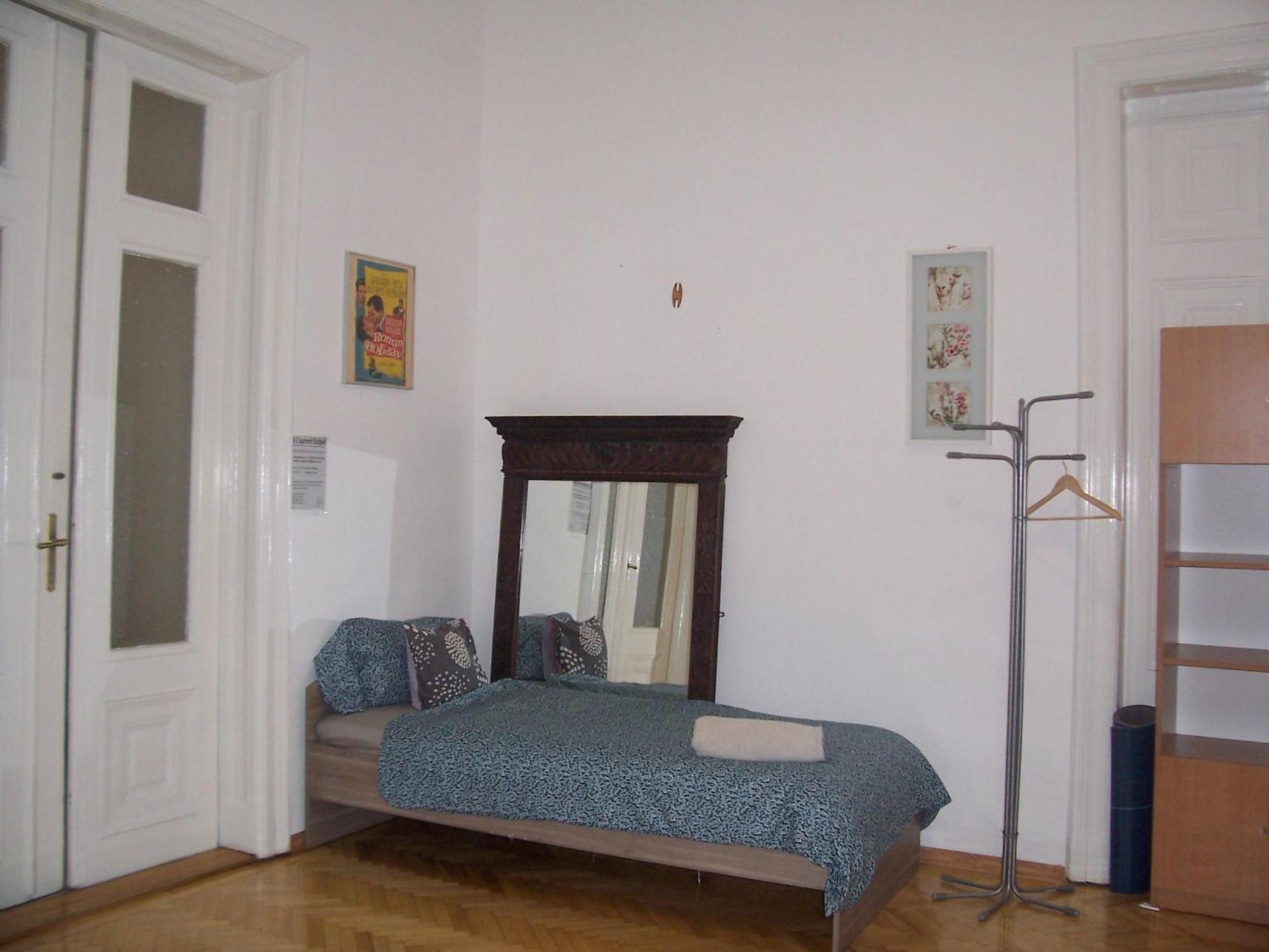 Universal Hostel