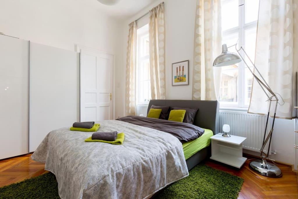 Riverside Green, 5th District * Budapešť
