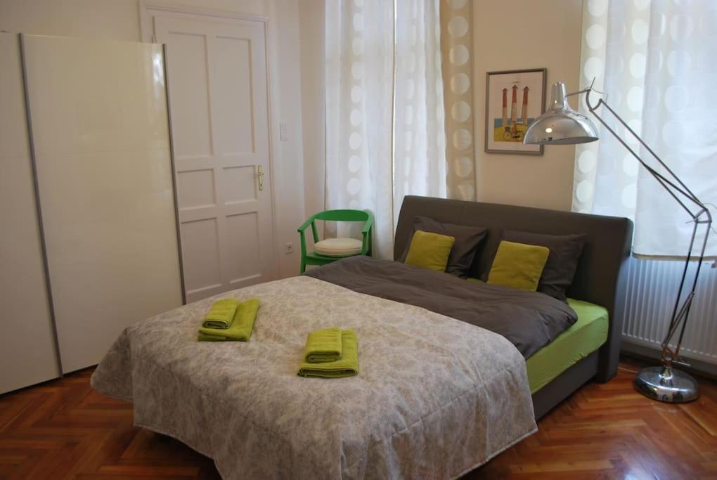 Riverside Green, 5th District Apartmán *