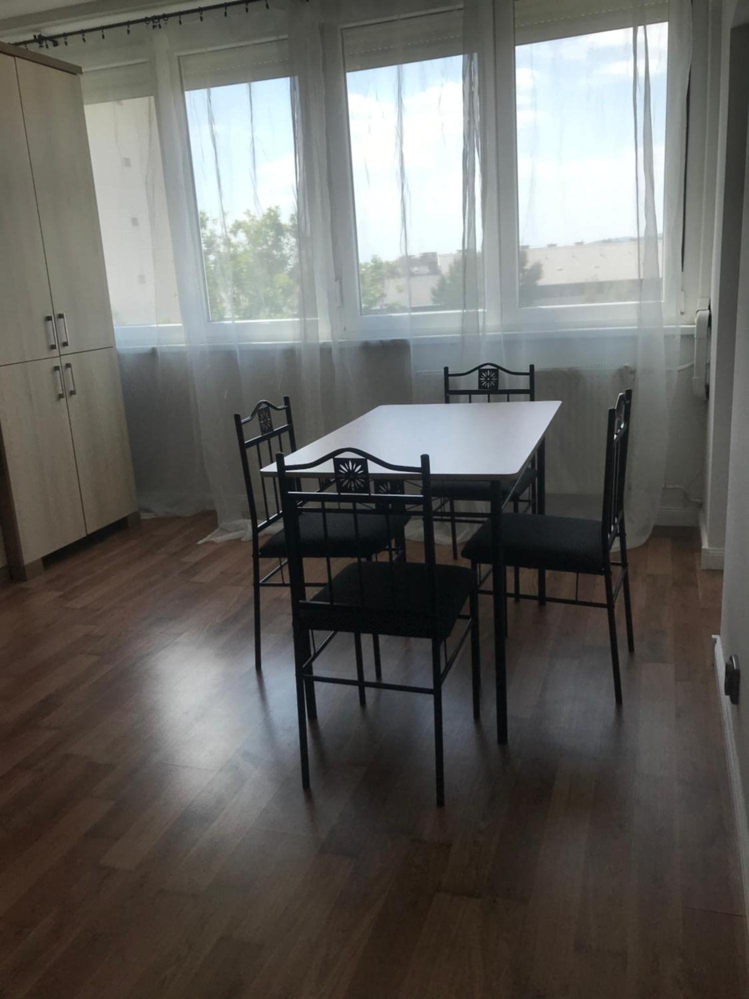 Pillango Parki Kis Lakas 15 Percre A Belvarostol * Budapest
