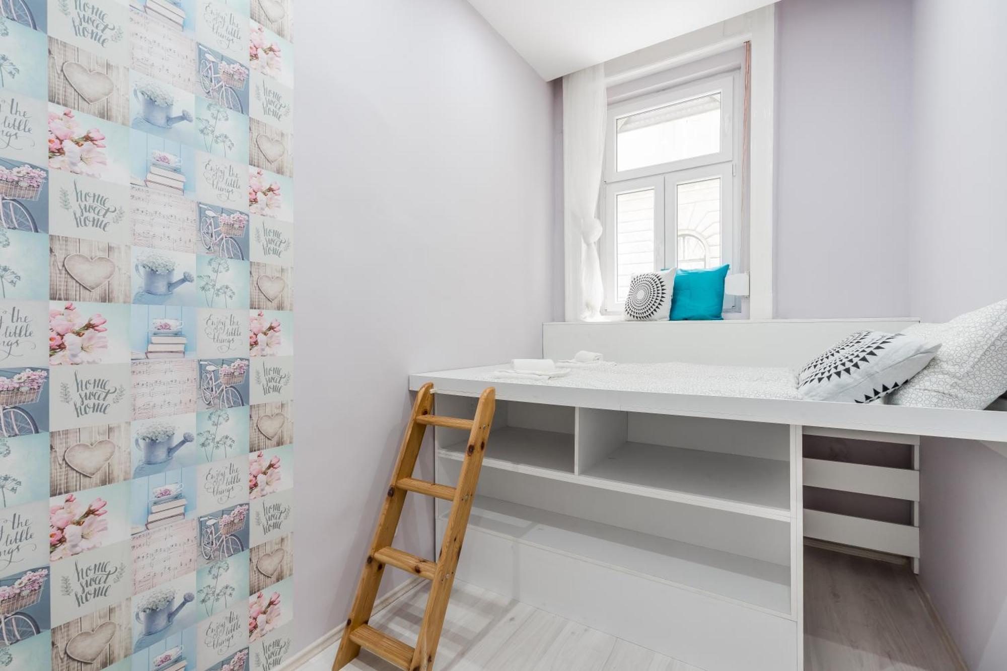 Cozy 2 Bedroom 2 Bathroom In The Centre *