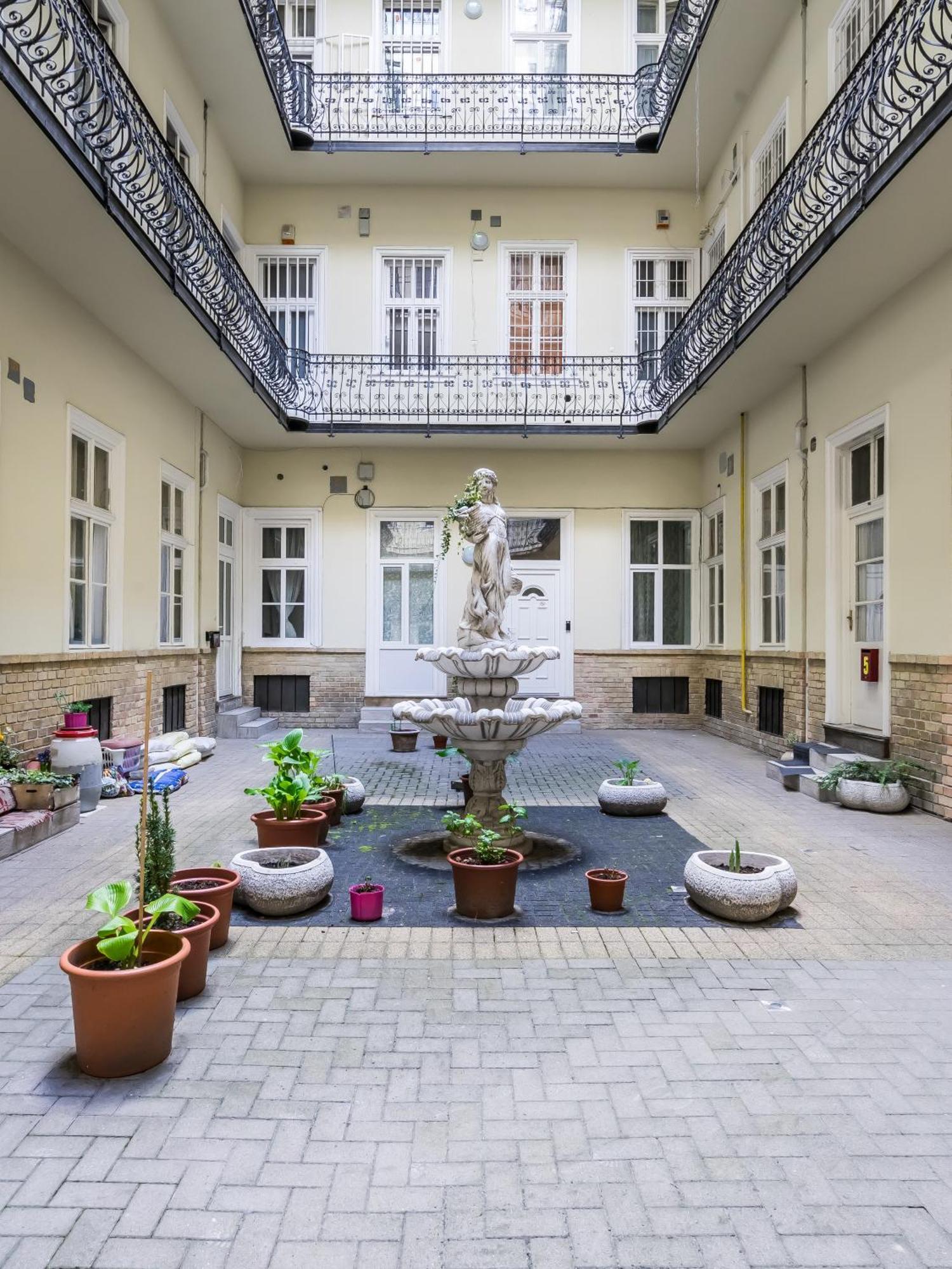 Apartment Cozy 2 Bedroom 2 Bathroom In The Centre Budapest
